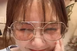  Cười bò với màn bắt lỗi cách viết tiếng Việt của Hari Won