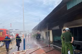 Cháy quán ăn ở Hải Dương, một cháu bé bị tử vong