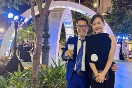 "Người Đẹp Tây Đô" Hồng Ánh, tuổi trung niên bình an bên chồng 