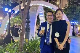 "Người Đẹp Tây Đô" Hồng Ánh, tuổi trung niên bình an bên chồng 