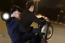 Hải Dương: Điều tra nhóm thanh niên bốc đầu xe, phát trực tiếp MXH