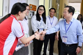 Thi lớp 10 tại Hà Nội: Đề toán được đánh giá ổn định