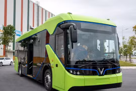 Đề xuất chính sách hỗ trợ, khuyến khích sử dụng xe buýt điện liên tỉnh