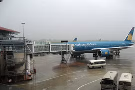 Đóng cửa sân bay Nội Bài thêm 2 tiếng tránh siêu bão số 3