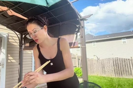  Trang Trần livestream ăn cá khô tại Mỹ, tiết lộ gầy đi nhiều