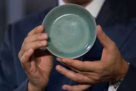 Chiếc bát gốm cổ 1000 năm tuổi có gì mà giá 857 tỷ đồng? 