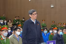 Cựu Bộ trưởng Y tế Nguyễn Thanh Long cùng 11 bị cáo kháng cáo