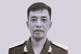 Truy tặng Huân chương Bảo vệ Tổ quốc cho Trung tá Tăng Bá Hưng