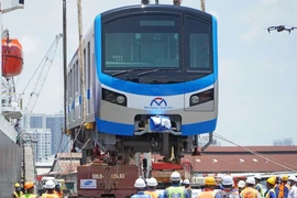 Hai đoàn tàu cuối cùng của tuyến Metro Số 1 đã về TP HCM