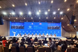 Thị trường vốn, bất động sản: Cần minh bạch hơn siết chặt 