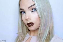 Chi bộn tiền chuyển giới để khỏi tốn công hóa trang 5h/ngày