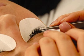 Bí quyết để sở hữu hàng mi nối tự nhiên, hút hồn