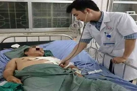 Cứu người bệnh bị tai nạn phổi lộ ra ngoài lồng ngực