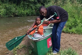 Bé trai "mang bầu" vì bị nội tạng lòi ra ngoài ổ bụng 