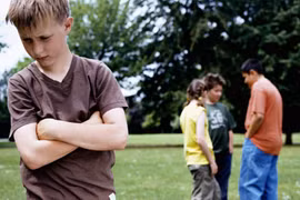 Cha mẹ cần làm gì khi con bị mắc chứng tự kỷ?