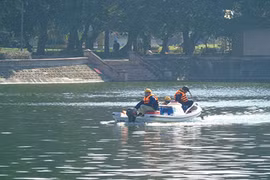 Công nghệ độc quyền làm sạch hồ ô nhiễm ở Hà Nội