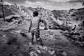 Bi kịch khủng khiếp đằng sau những cục pin điện thoại