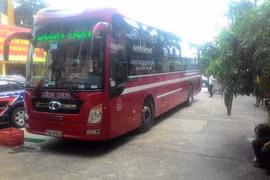 Tình cờ bắt đối tượng truy nã khi đang lái xe khách