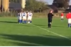 Chiến thuật tấn công lạ đời nhưng phản tác dụng