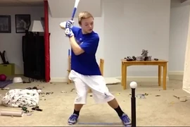 Những pha méo mặt khi chơi thể thao trong nhà