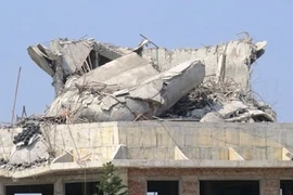 Hé lộ nguyên nhân tượng Phật khổng lồ bất ngờ đổ sập