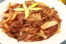 Cách làm kim chi xào thịt bò thơm ngon hấp dẫn