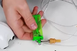 Tự chế máy phun sơn mini từ bật lửa bỏ đi