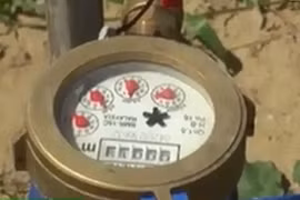 Video: Khát nước sạch dù sống cạnh nhà máy nước