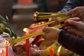 Video: Những cách thắp nhang sai khiến bạn gặp vận xui