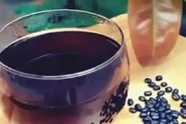 Video: Công dụng tuyệt vời của nước đậu đen rang