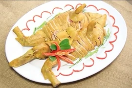 Hướng dẫn cách chặt vịt ra đĩa nguyên con đơn giản