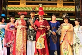 Kenny Sang lên sóng truyền hình Trung Quốc cùng Võ Mỵ Nương