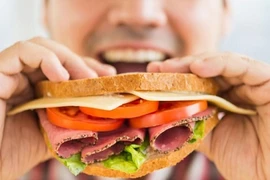 Cách đốt cháy calorie bằng việc ăn chậm