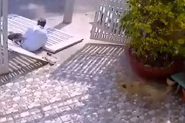 Loay hoay phá khóa ăn trộm và cái kết cực cay đắng