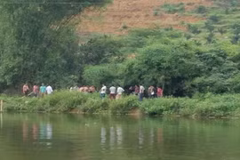 Hà Tĩnh: Dạy con tập bơi dưới ao cá, 2 bố con cùng chết đuối