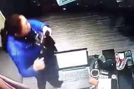 U50 trộm 20 triệu đồng trong shop thời trang