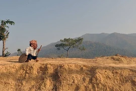 Cuộc sống của người lùn nhất thế giới vừa qua đời