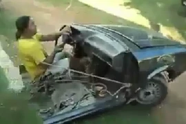 "Siêu xe mui trần” tự chế độc đáo chưa từng thấy