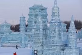Ngắm những tuyệt tác tạo thành từ băng tuyết Cáp Nhĩ Tân