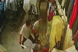 Video: Hai nhóm côn đồ hỗn chiến bằng vũ khí nóng