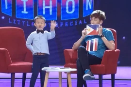 Thán phục bé 4 tuổi nhớ vanh vách tên nhiều quốc gia