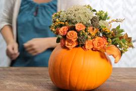 Cách cắm hoa bằng bình bí ngô đẹp ơi là đẹp