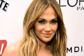 Cát-xê của sao ngoại khi ngồi ghế nóng bao nhiêu?