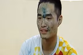 Nam sinh bảo vệ tốt nghiệp trong bộ dạng “người ngoài hành tinh”