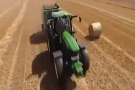 Máy thu hoạch rơm khổng lồ gây kinh ngạc