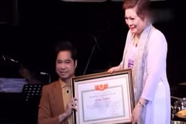 Lùm xùm việc cấp bằng khen cho ca sỹ Ngọc Sơn