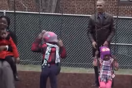 Cựu Tổng thống Obama bị dọa cắt lương hưu vì lý do không ngờ