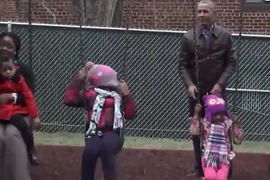 Cựu Tổng thống Obama bị dọa cắt lương hưu vì lý do không ngờ