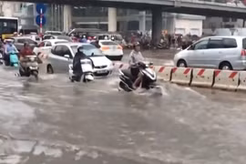 Clip hướng dẫn lái xe qua chỗ ngập nước an toàn