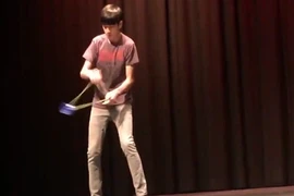 Ít ai chơi yoyo đỉnh cao như cậu bé này